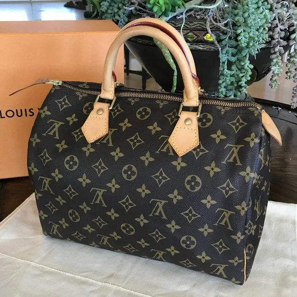 Exquisite Louis Vuitton Speedy 30 - Picture 3 of 17